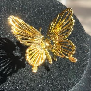 Butterfly vintage Brooch Articulating Spring Wings!! rhinestone eyes